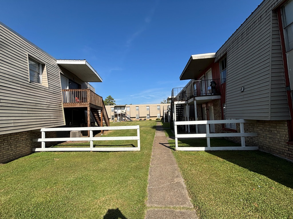 AMERICAN VILLAGE APARTMENTS